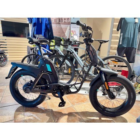 YAMAHA Booster / Neufahrzeug *